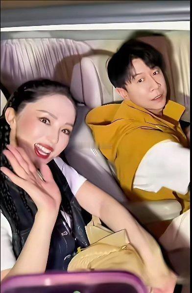 般配得让人感觉是原配，这大概就是爱情的模样吧！ ​​​