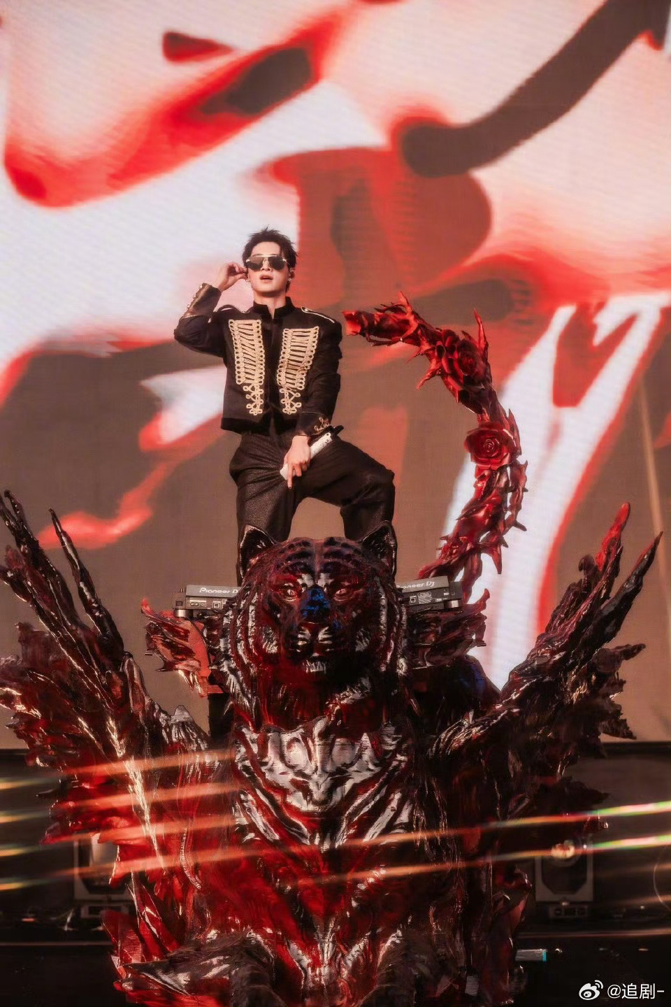 早知道姚琛这样我留着过年看了粉丝绞尽脑汁不如姚琛灵机一动 越看姚琛越觉得宝藏！舞