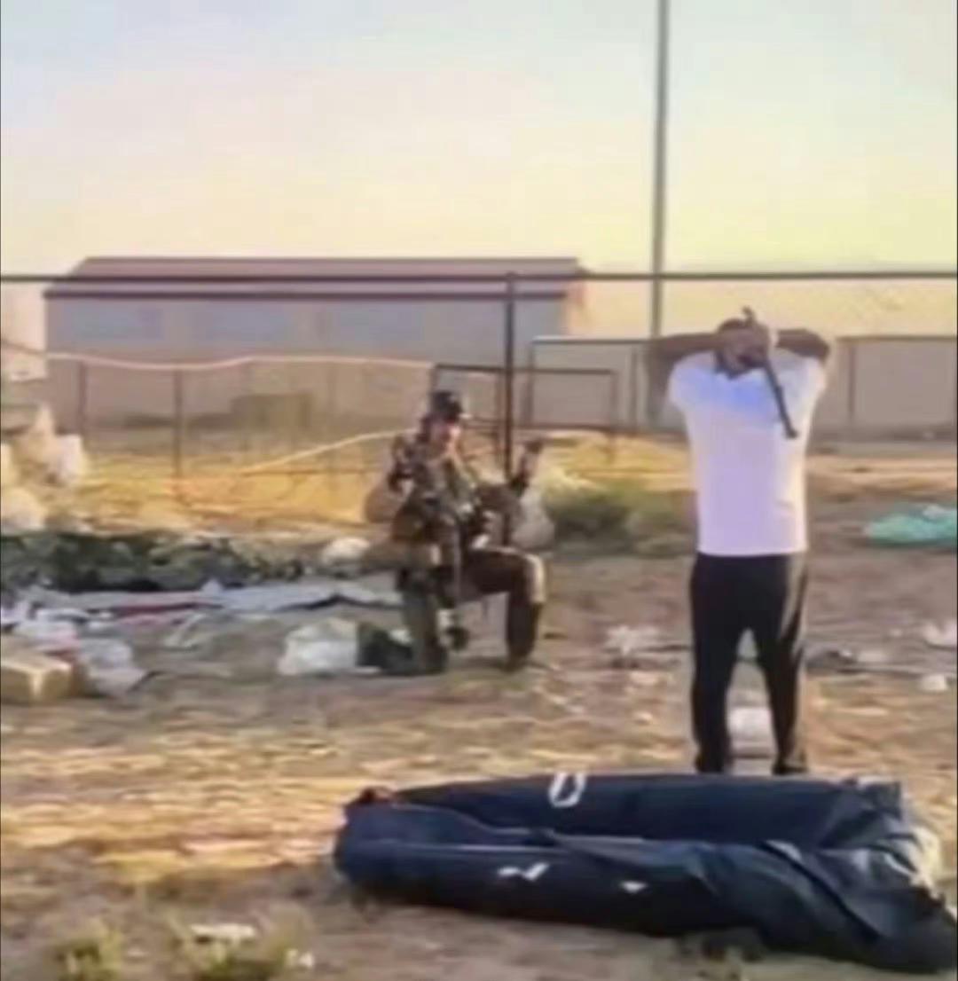 一名科威特人试图袭击这名美国飞行员