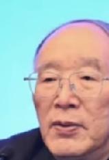 74岁进去了，一辈子真是彻底完了，估计也关不了几年，就没了！上热搜霸榜两三天了，