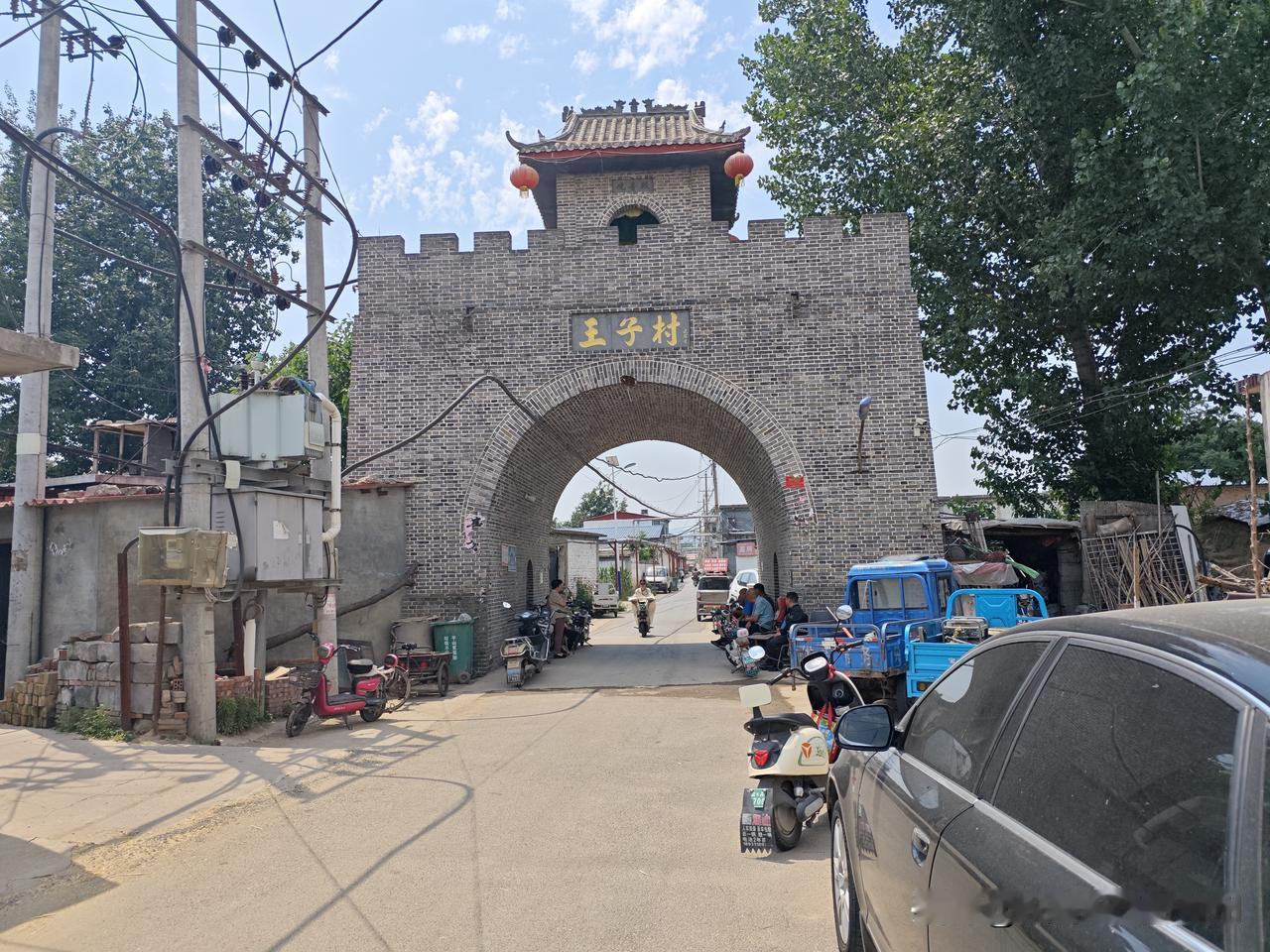 河北省石家庄市平山县有两处免费景点值得一观:平山县博物馆和华北人民政府旧址
  