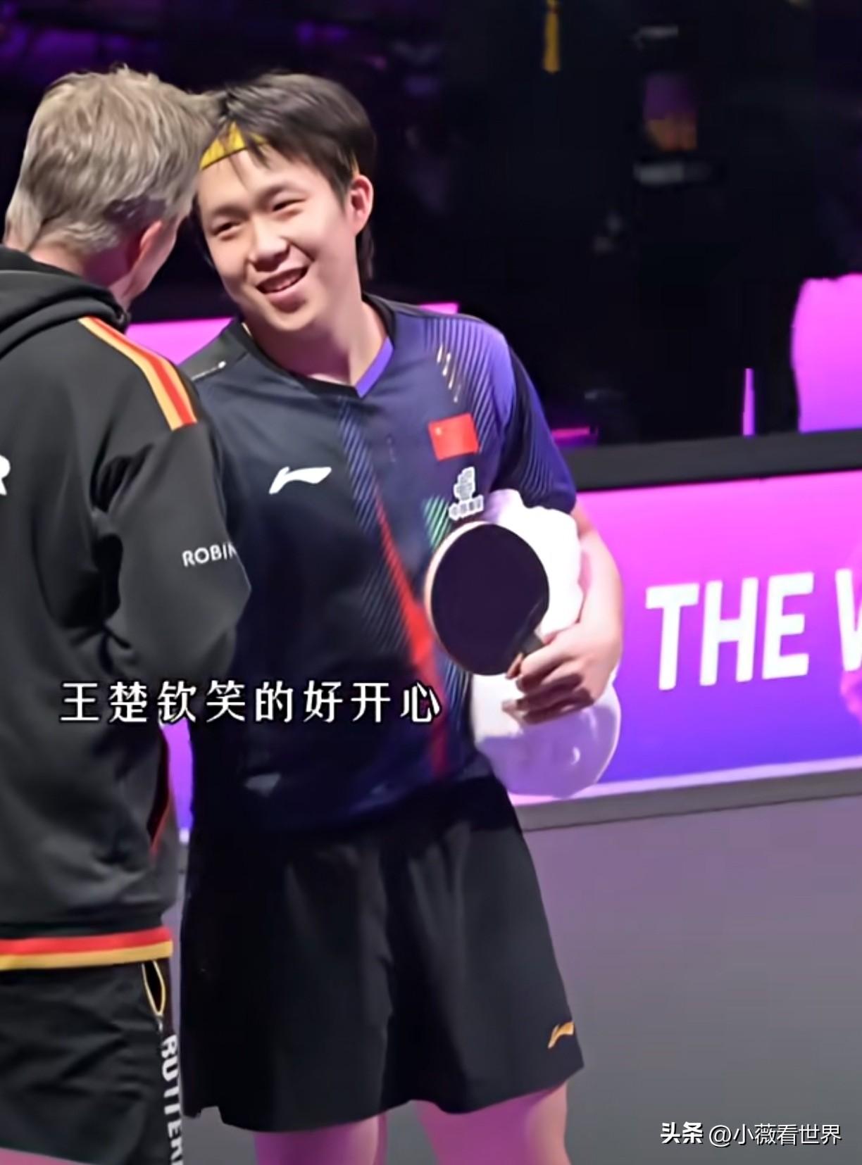 真为这样的头哥开心，在3/0大胜弗朗西斯卡后，和德国教练亲切握手，看得出这位教练