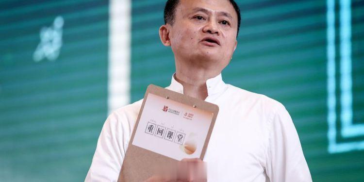 #马云指出淘宝天猫未来三个方向#重出江湖？前不久，Jack Ma以访问教授身份在