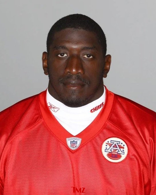 🕊️ 前NFL防守端锋Allen Bailey去世，享年37岁。网页链接🕊️