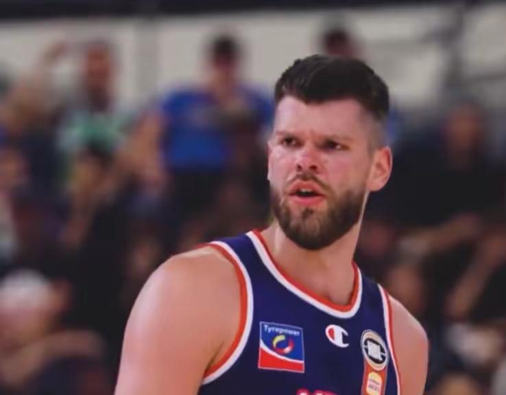 广东队最新消息：萨林杰取消注册 杜锋救星即将到位，徐昕冲击MVP徐昕冲击MVP？