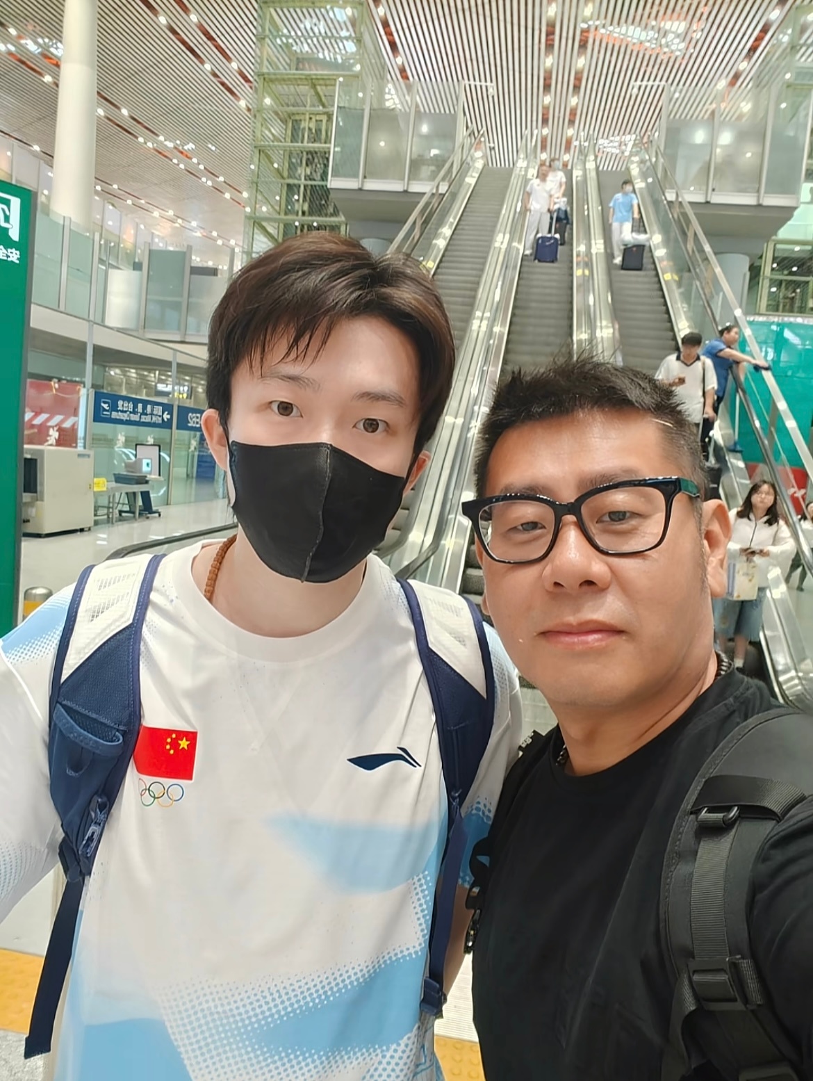原来自拍原po是有拍到咪的[兔子] ​​​