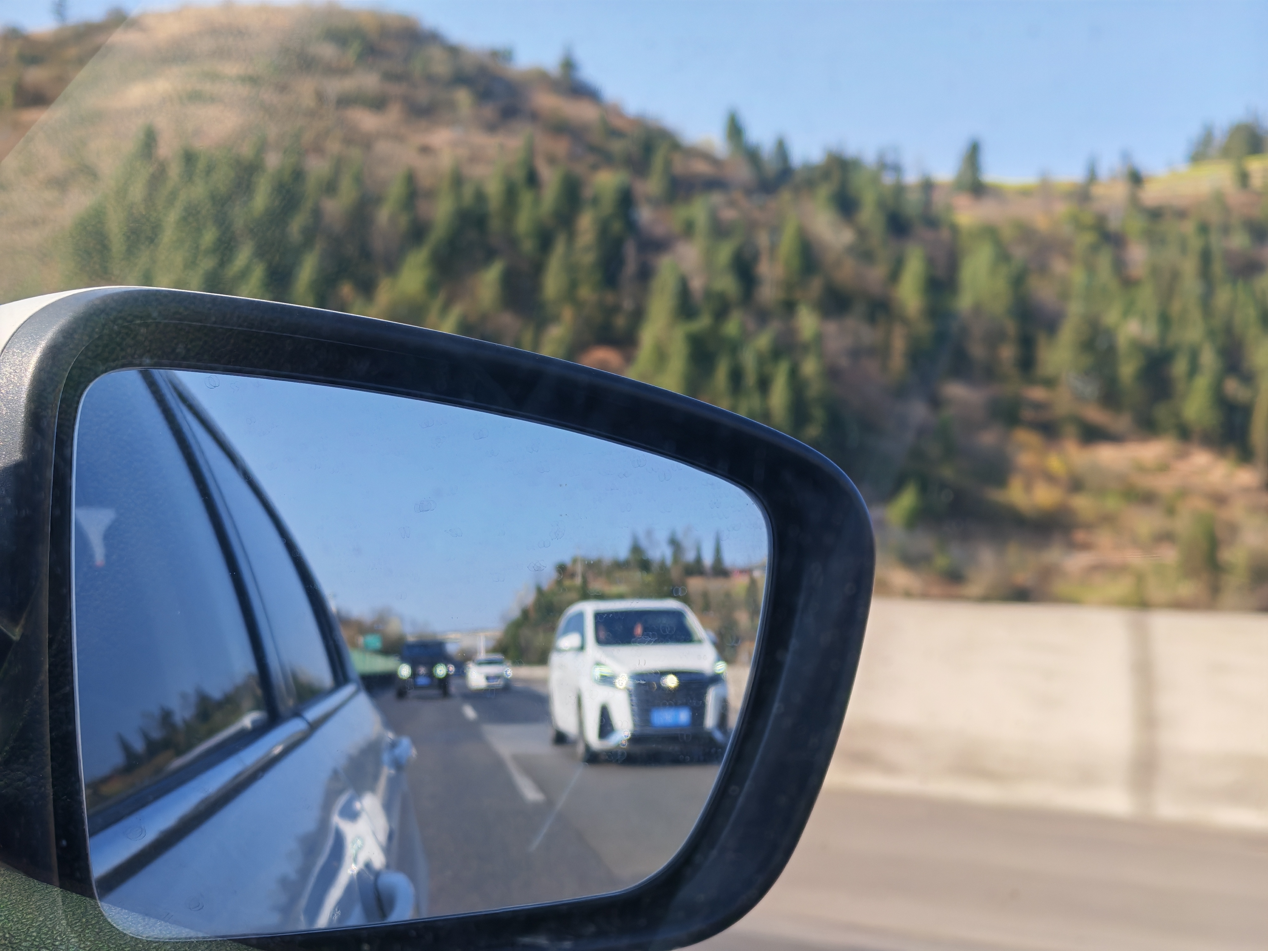 你敢信吗？如果你经常开车，一定要记住：车虽然不会说话，但是车其实有灵性的！你怎么