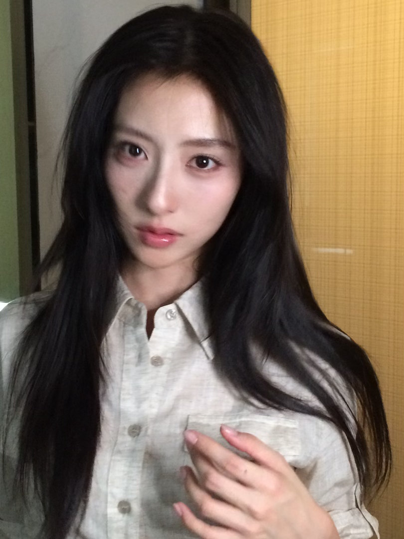 对这种传统向的清纯妩媚小白花脸有着本能好感的只剩我了吗 ​​​