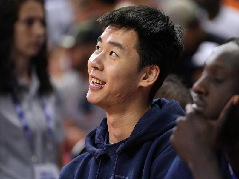 郭昊文在本赛季CBA的表现相当亮眼，堪称联赛第一小前锋。他造杀伤能力独一档，场均