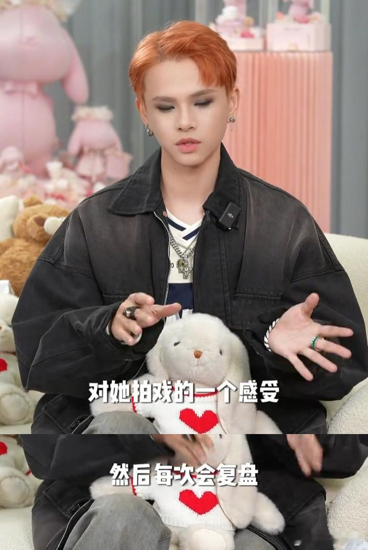 艾克里里跟杨紫竟然是好朋友  没想到艾克里里和杨紫竟然是这么好的朋友，相识于微末