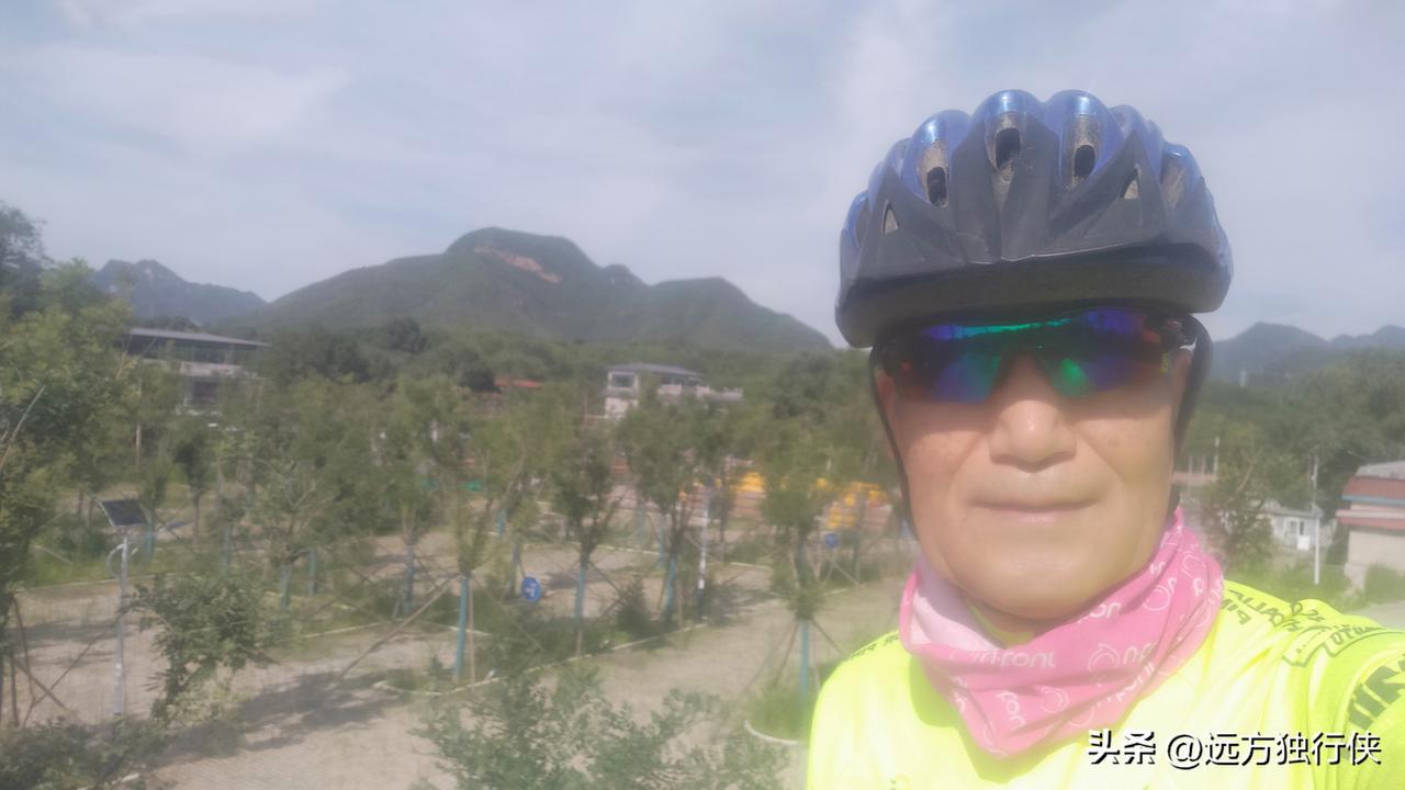 天气预报今天最高气温35℃，早点儿出发路上车少又凉爽，一圈40km下来并未感觉很