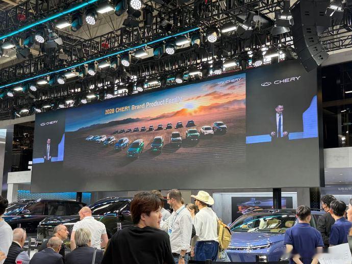 星途把车开进勒芒，中国品牌开始用赛道回答“什么是真性能”吗？星途在北京车展上的展