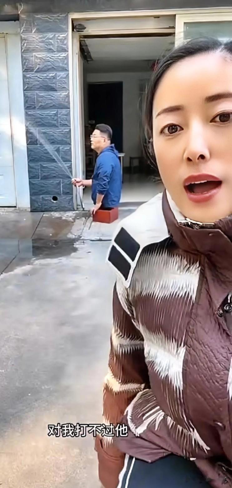 哪有夫妻不吵架的？吵架很正常，原来陈州夫妻也吵过架，老婆打不过他。现在的陈州说：