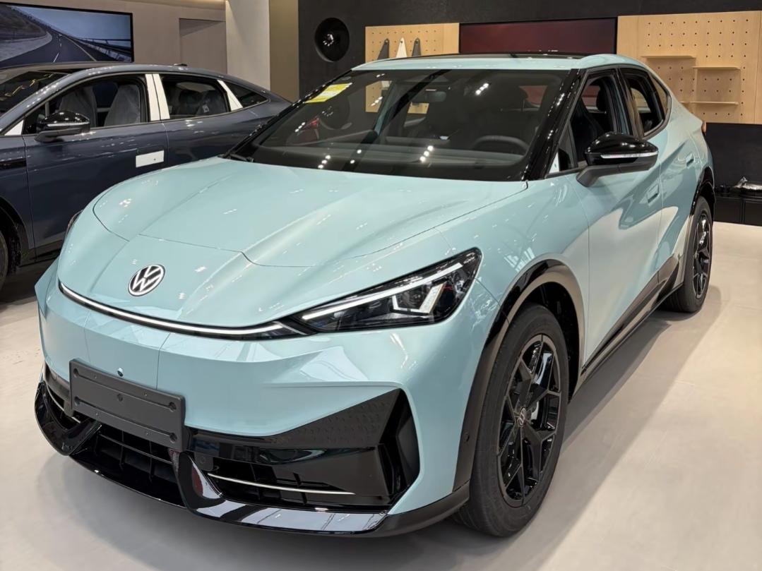 大众与众06定位合资平价纯电SUV。内饰、车机全面升级，续航五百公里左右。大众底
