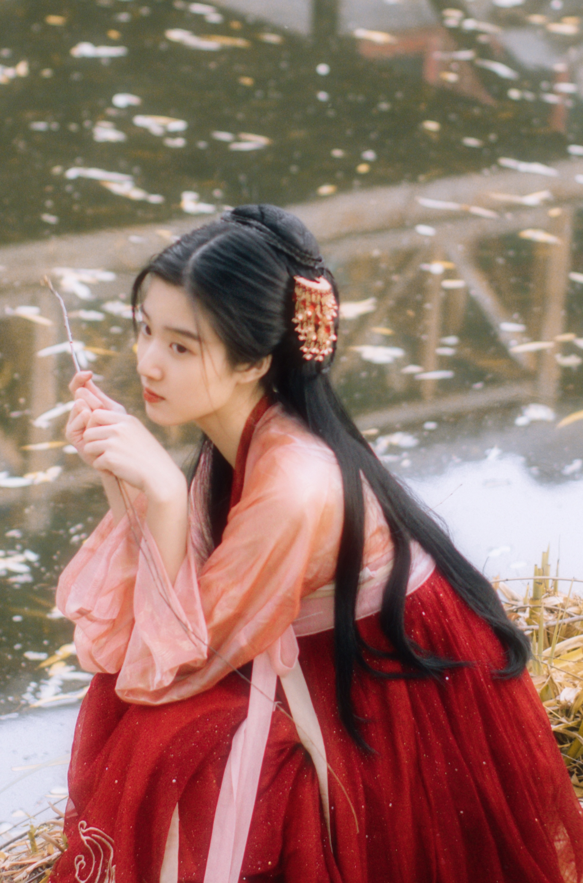卢昱晓早期汉服写真 好明媚灵动啊💐 ​​​