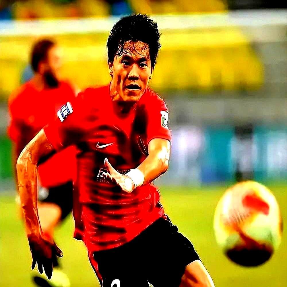 0比0，全网都在吹门将神扑，却没一个人发现真正救命的是左后卫胡荷韬。
 
他跑了