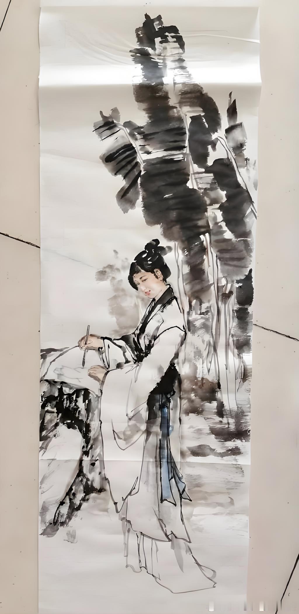上联：笔墨灵动山水秀
下联：[比心]

网络图片/诚谢侵删