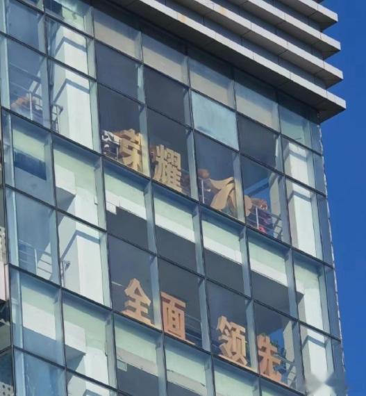 如果折叠屏明年价格杀到4000档位，你会买吗？荣耀明年将会增加小折叠Magic 