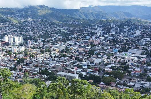 洪都拉斯总统人选揭晓，0.7%票差引爆争议，背后黑手露出獠牙。
洪都拉斯刚公布了