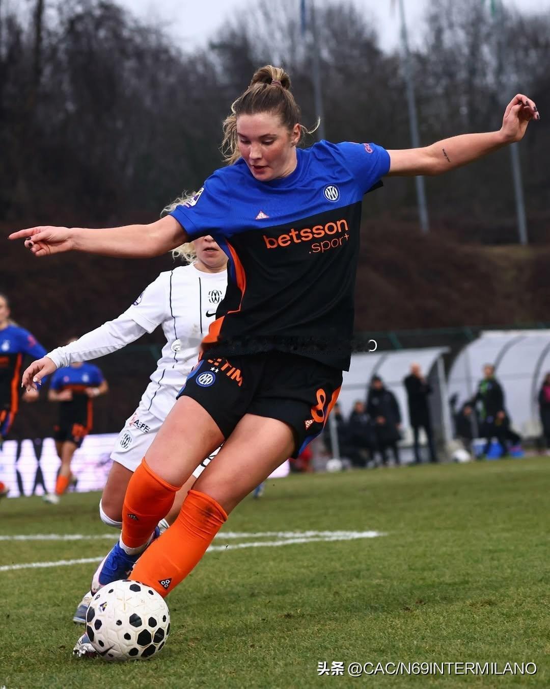 【意女足联赛】

国际米兰女足客场3:2科莫女足
乌拉尔特，布格亚，波利分别建功