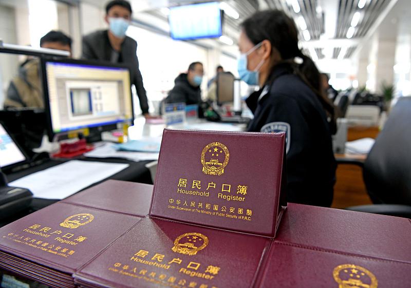 男性给非婚生子女上户口，必须强制需要司法亲子鉴定报告，这是全国统一的公安规范！