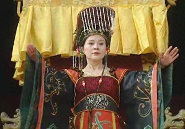 皇位传子还是传侄？武则天纠结半生，狄仁杰一句话改写大唐命运
