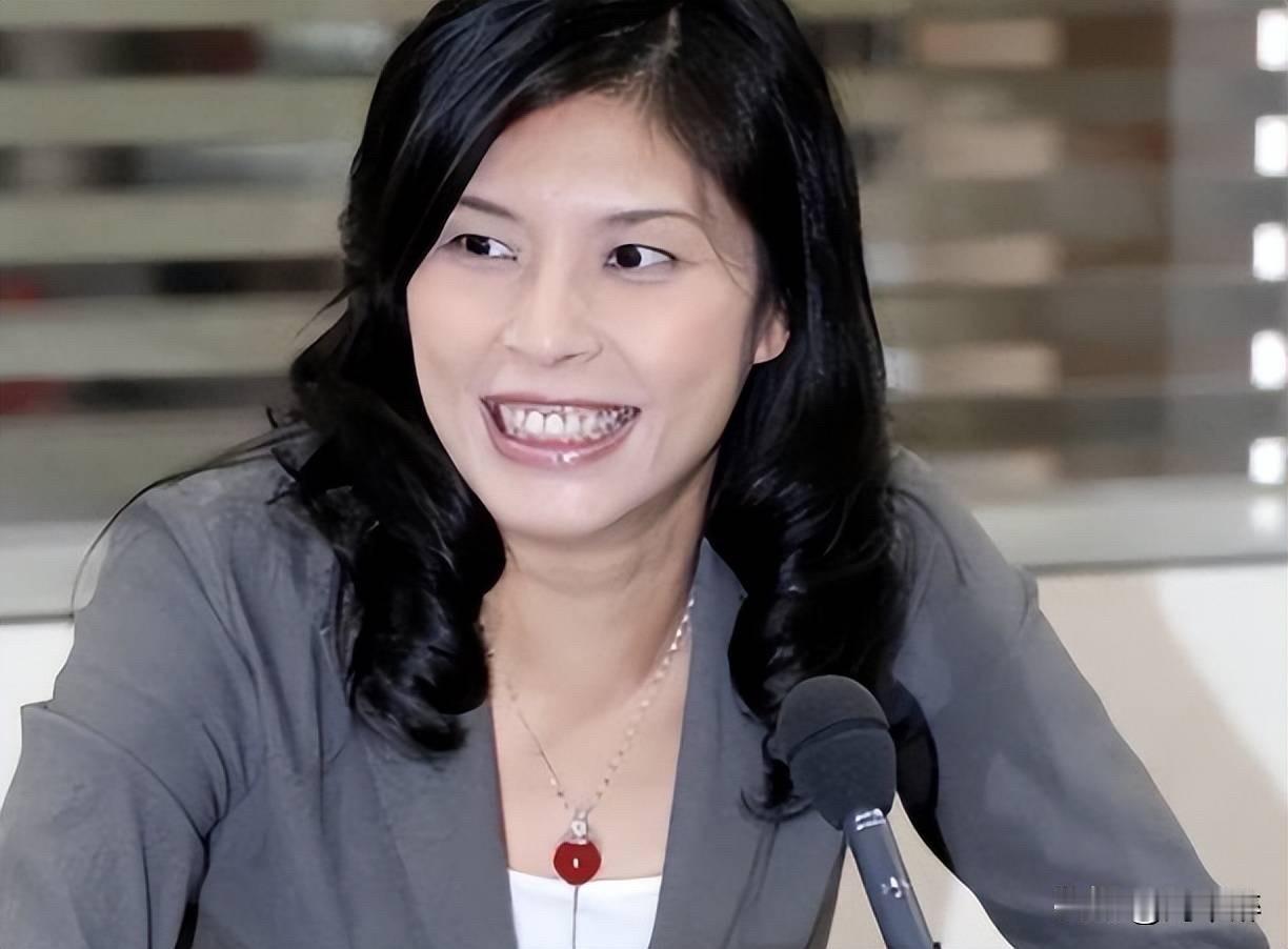 谁来解释一下，
《日经亚洲》为何直接称呼
郑丽文为“统一女神”？