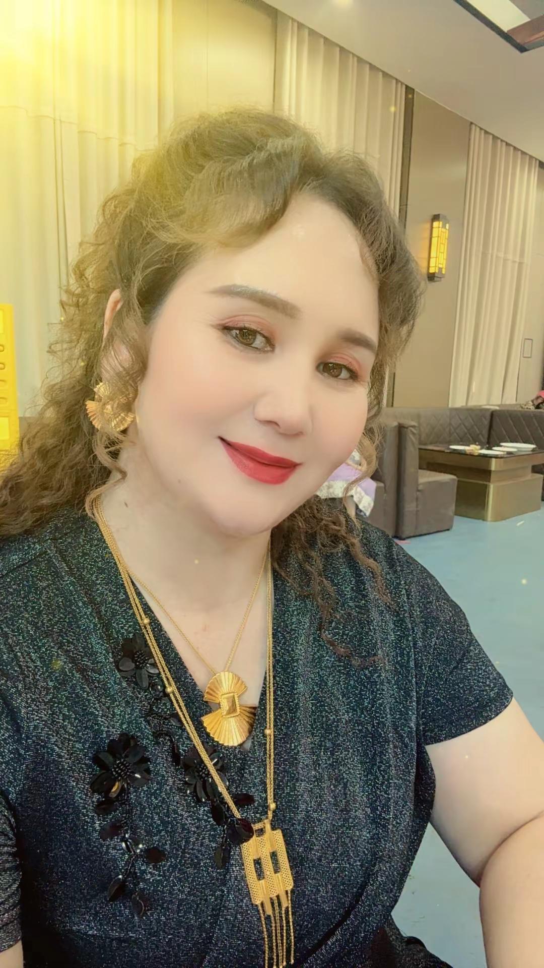 爱生活爱美丽自信的女人