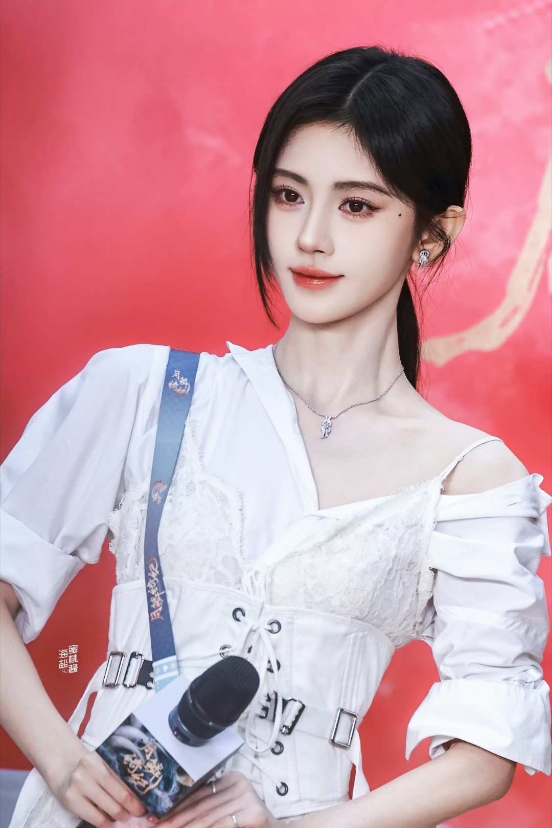 鞠婧祎 jjy鞠婧祎阿黛jjy鞠婧祎来战门没锁是谁溜进我的心房了(◍´꒳`◍)