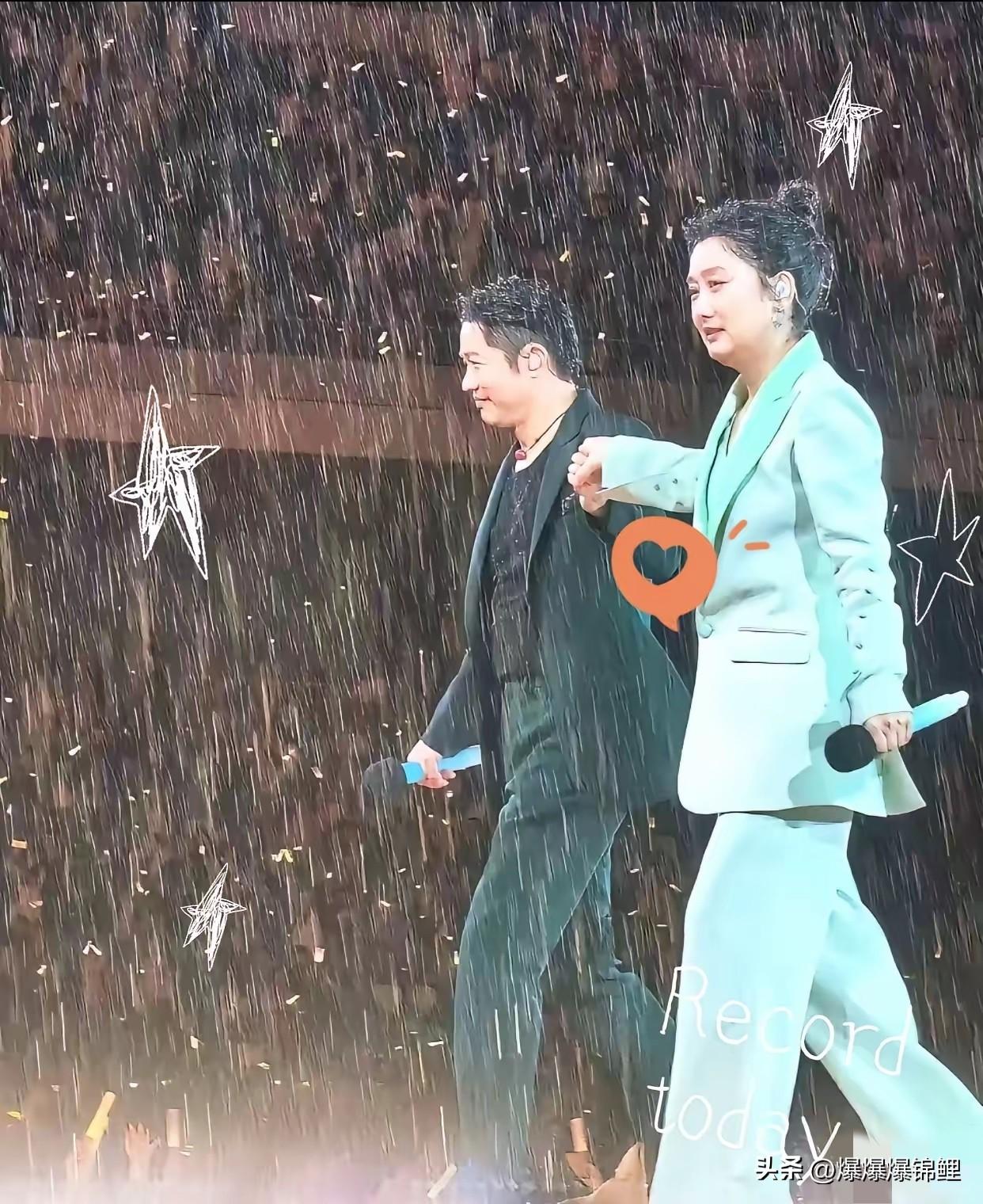 这届网友是真拿着放大镜在看凤凰传奇啊。

厦门那场暴雨演唱会，曾毅带头耍帅把雨伞