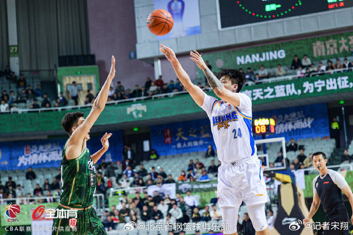 北汽男篮艰难击败同曦 防守下降是不争事实文/宋翔30日，北汽男篮在客场以90比8