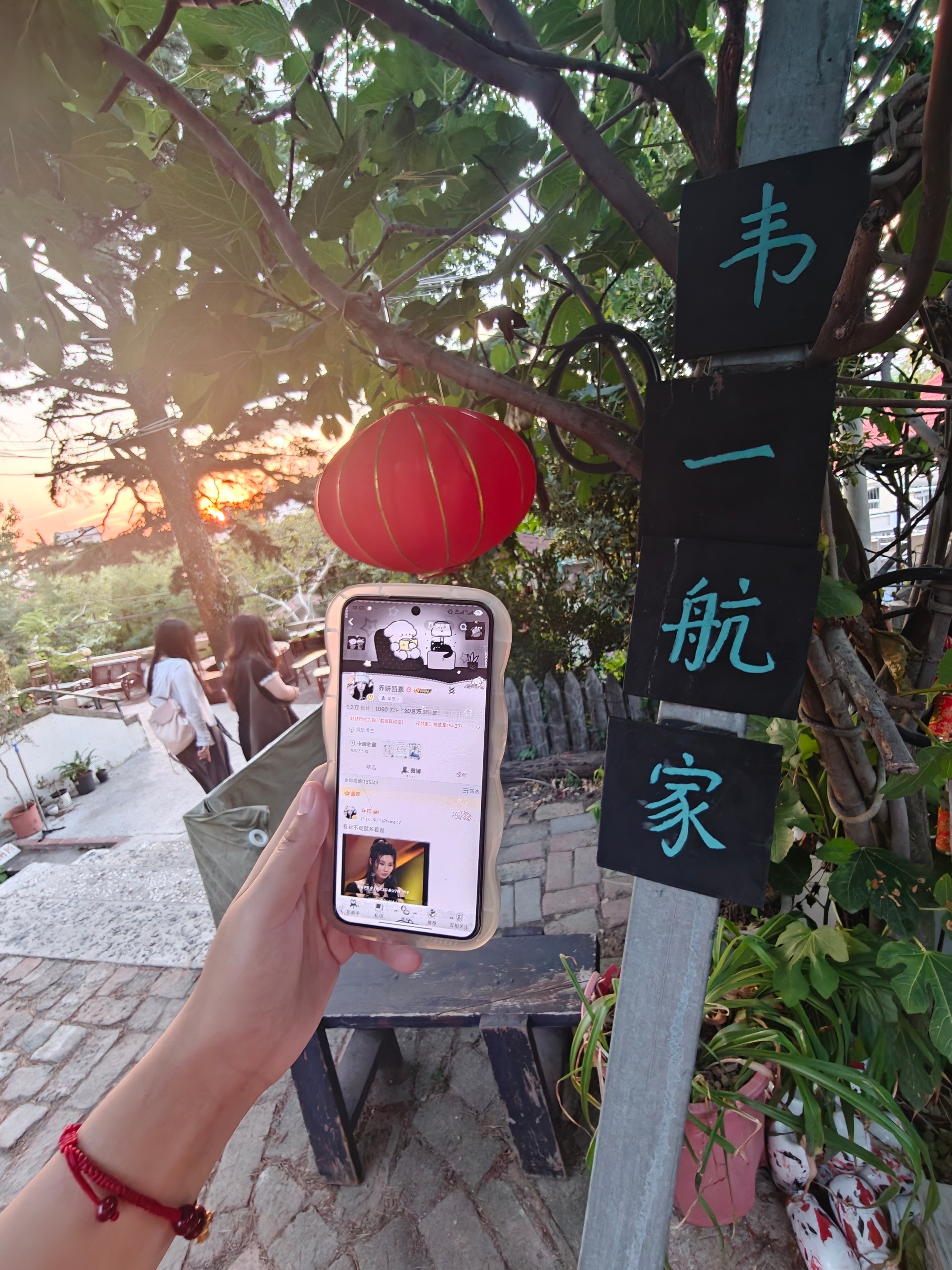 这次是小季姐姐打卡我们韦一航的家🥹🥹 满屋子的周边看的人心软软🥹🥹鸟姐跟