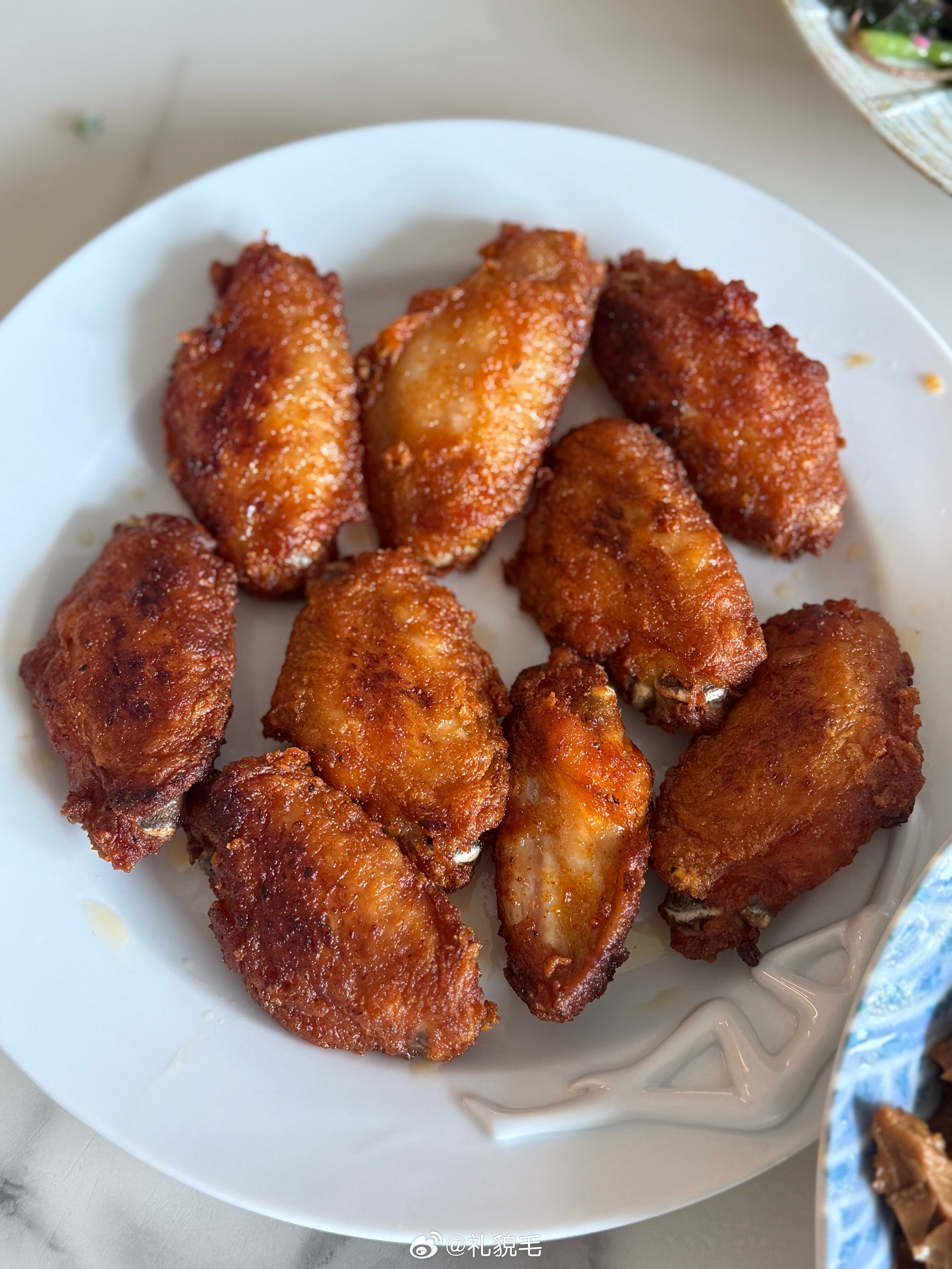 吃饭了今天阿姨进化了，居然煮了五个鱼丸（阿姨自己的捞走了），终于每个人都可以吃到