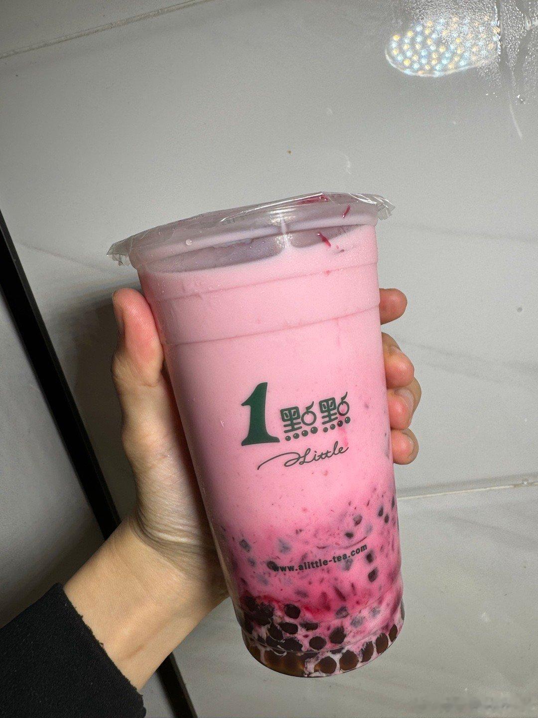一点点的蔓越莓奶绿不错！今崎烧一段时间就想吃bubreuneed烘焙工坊的蛋挞#