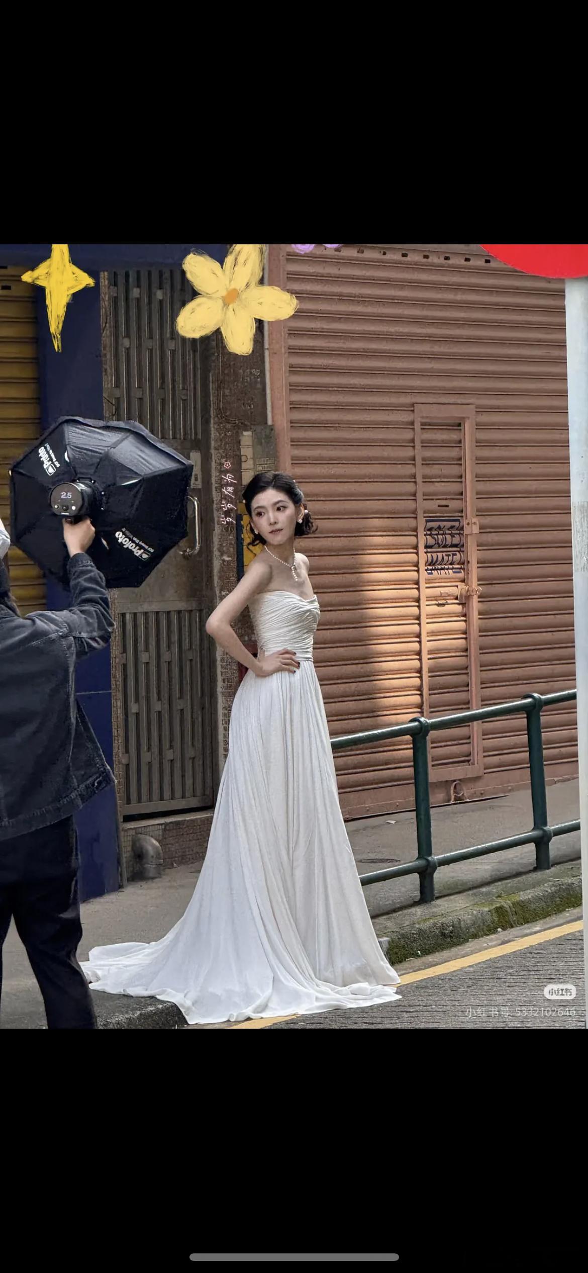 章若楠尖叫之夜偶遇图，看起来有点路人的感觉 