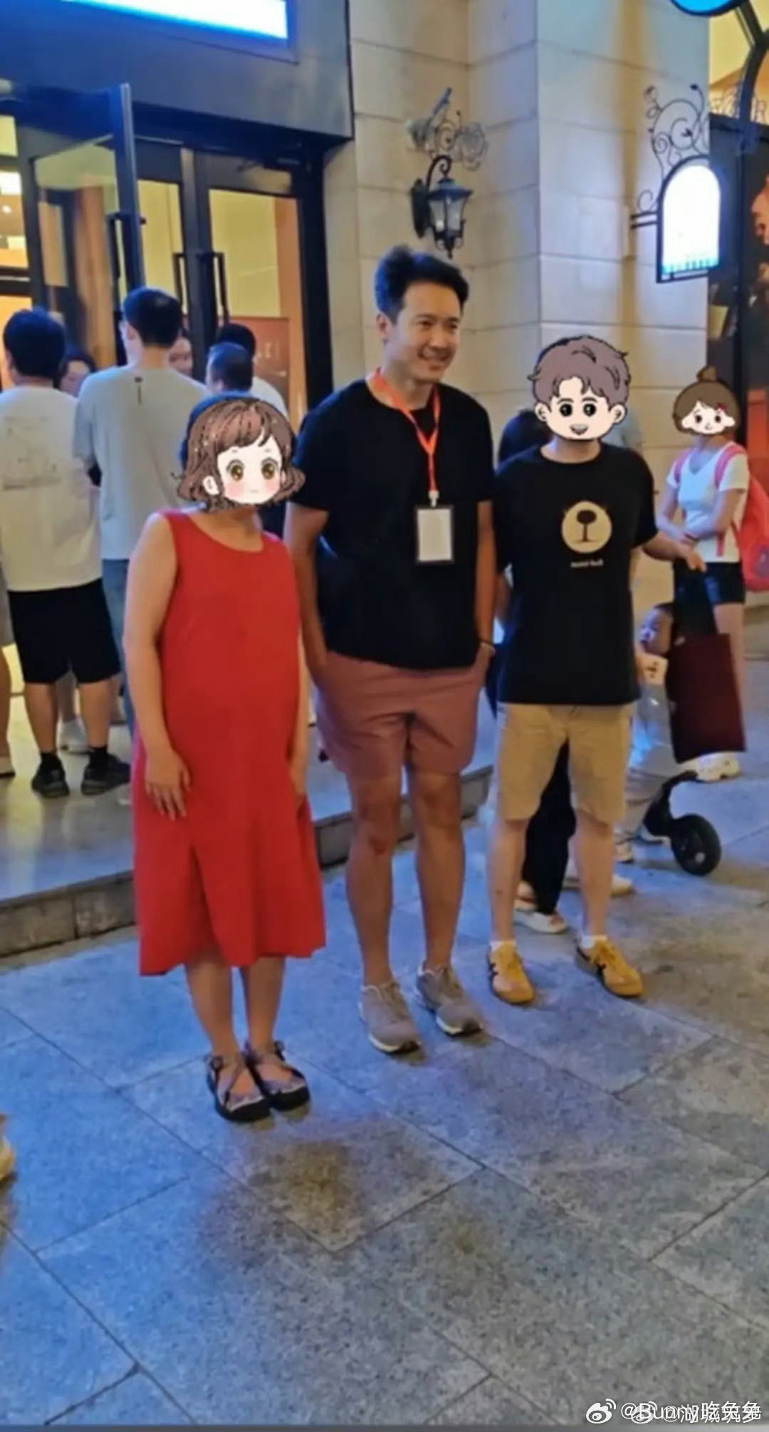 高云翔开宝马接小酒窝回家高云翔带着酒窝爷爷奶奶来看酒窝天津演出小酒窝舞台表现力惊