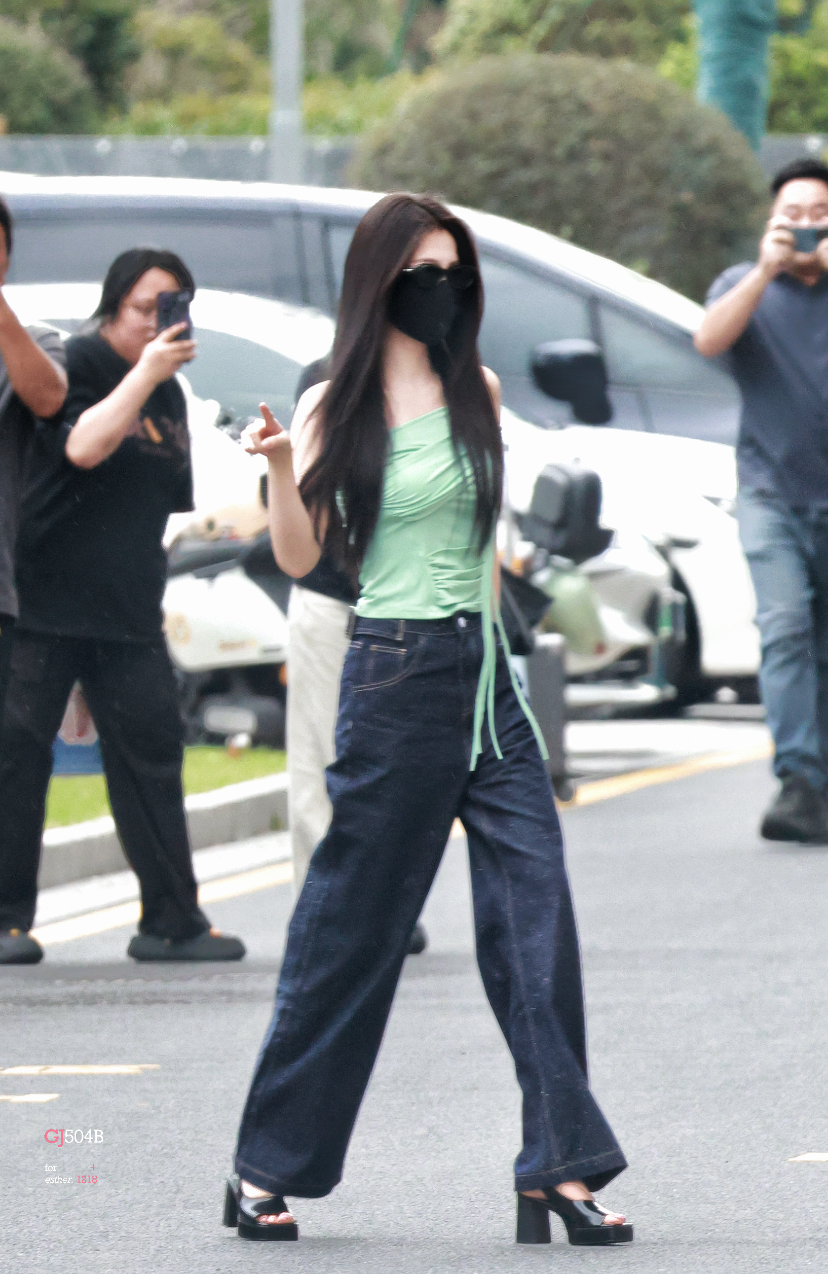 虞书欣[超话]虞书欣何盼 2026.10.03 📷🍏​​​