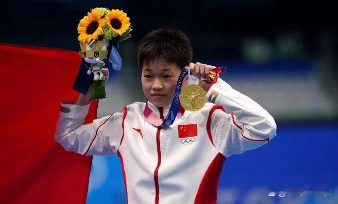 全红婵不能拿大人的标准去衡量，那个记者确实过分。
小P孩就该有小P孩的张扬，谁那