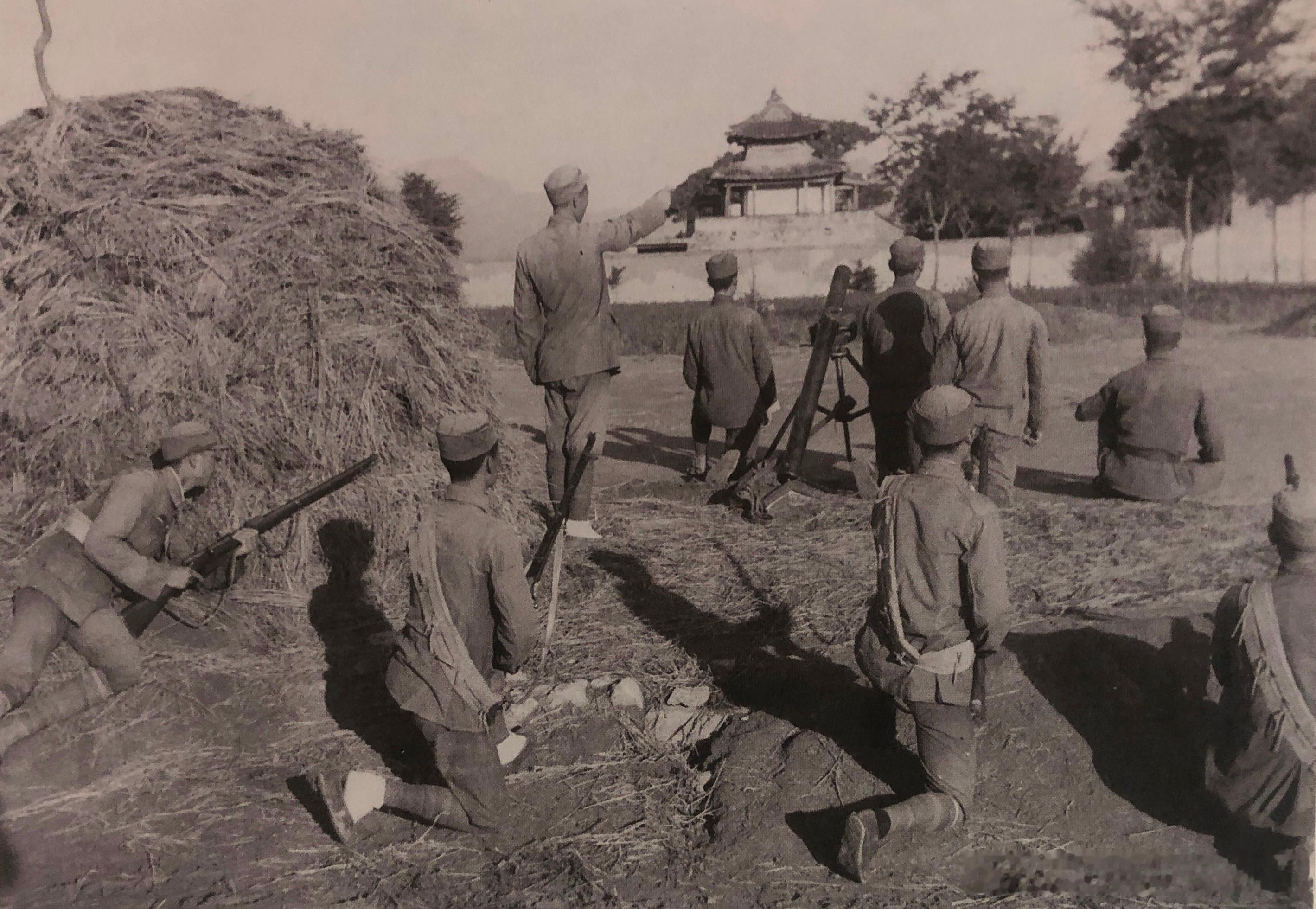 1938年6月八路军在河北张登镇练习使用迫击炮军事历史全触达