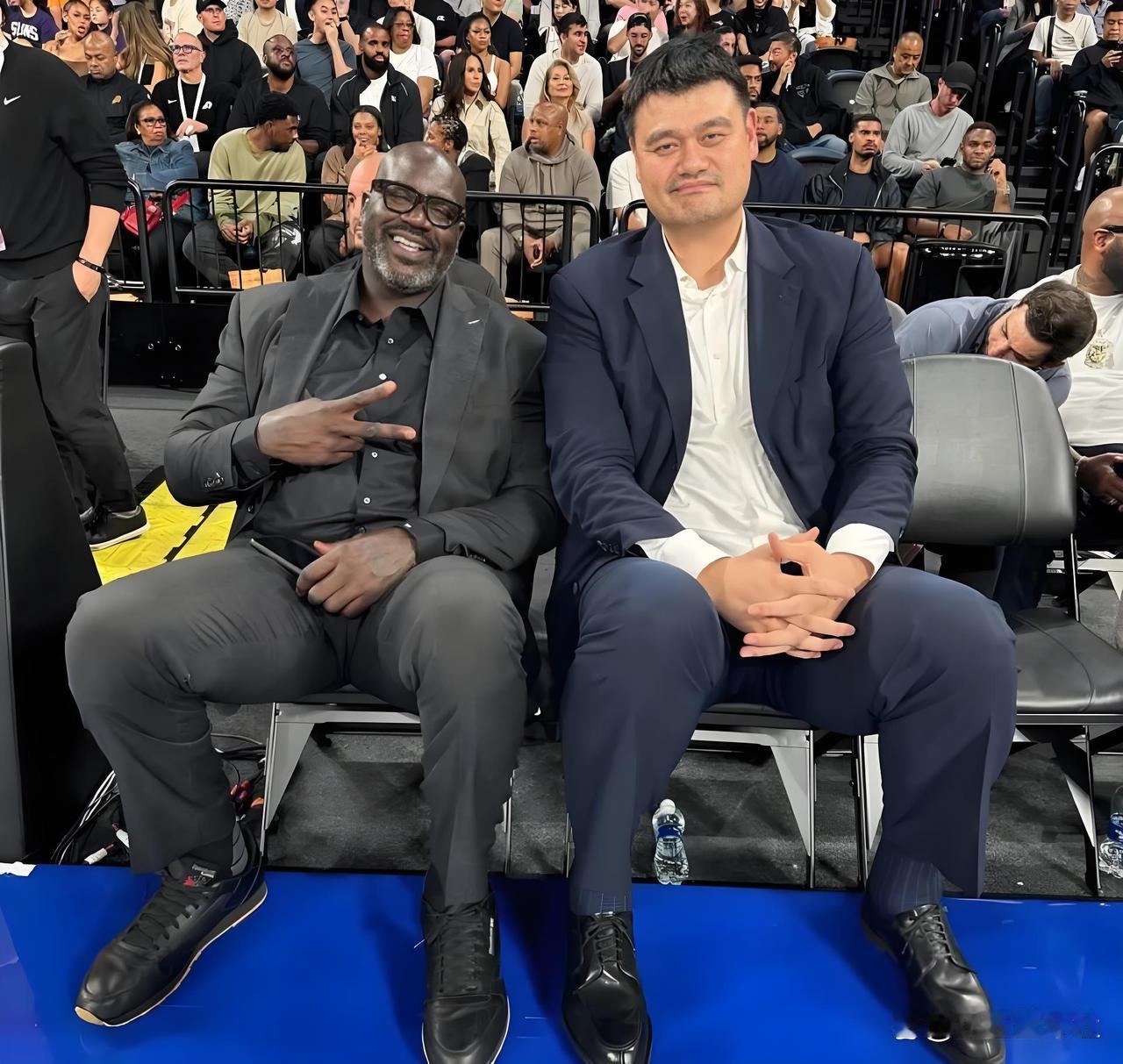 姚明要和球员工会
谈养老金问题了
这可能意味着，史上比普通球员

还早领养老金的