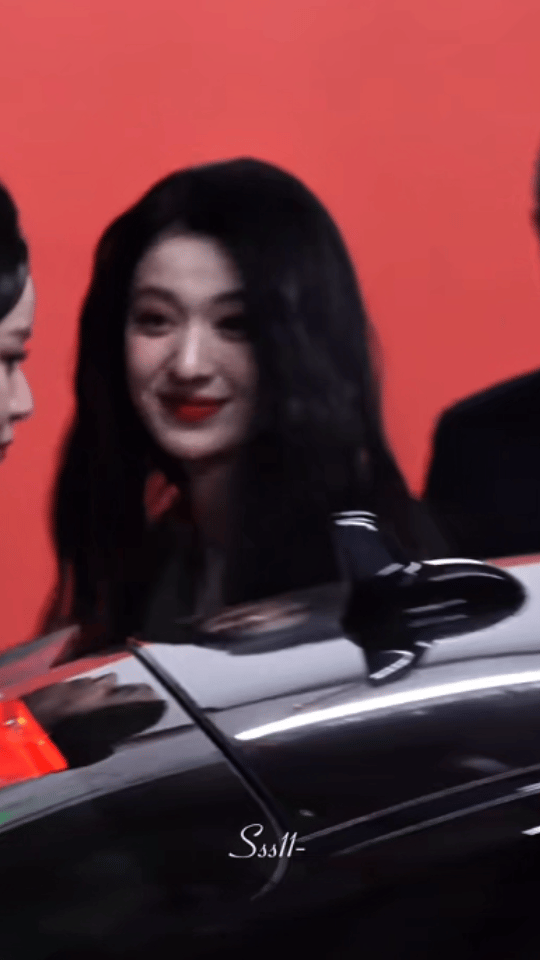 王楚然离开磨皮滤镜还能看嘛？ 