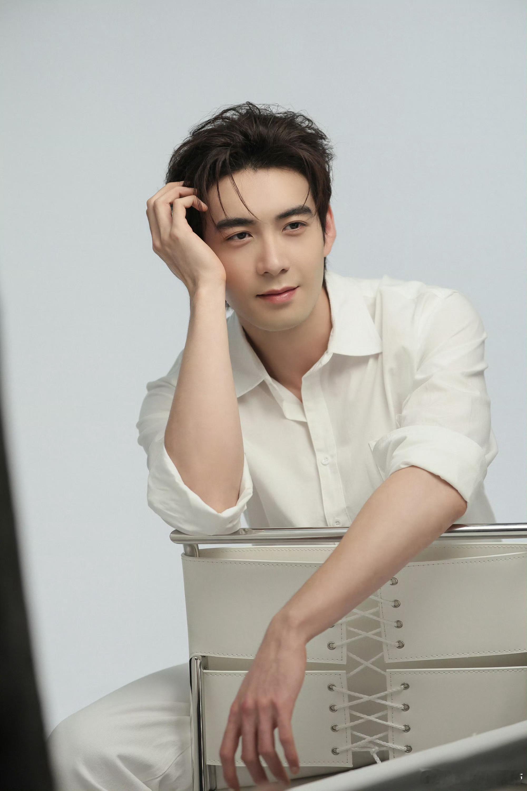 提问：你们真的觉得代旭比陈星旭演的好吗代旭的颜值真的挺吃妆造和角度的吧？ 
