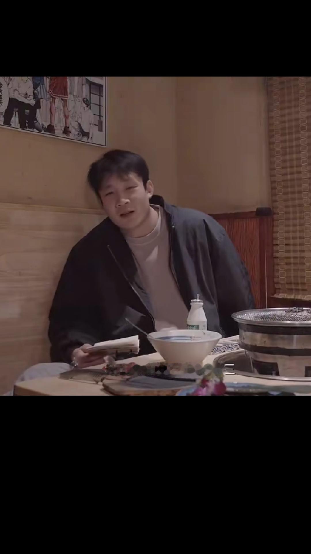 【前不久中国男篮锋线悍将丁彦雨航与朋友聚餐时，被问到当年打封闭参加比赛后悔吗？】