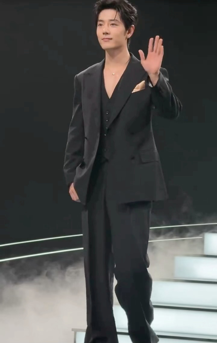 肖战live直出水平，谁懂这个侧颜含金量