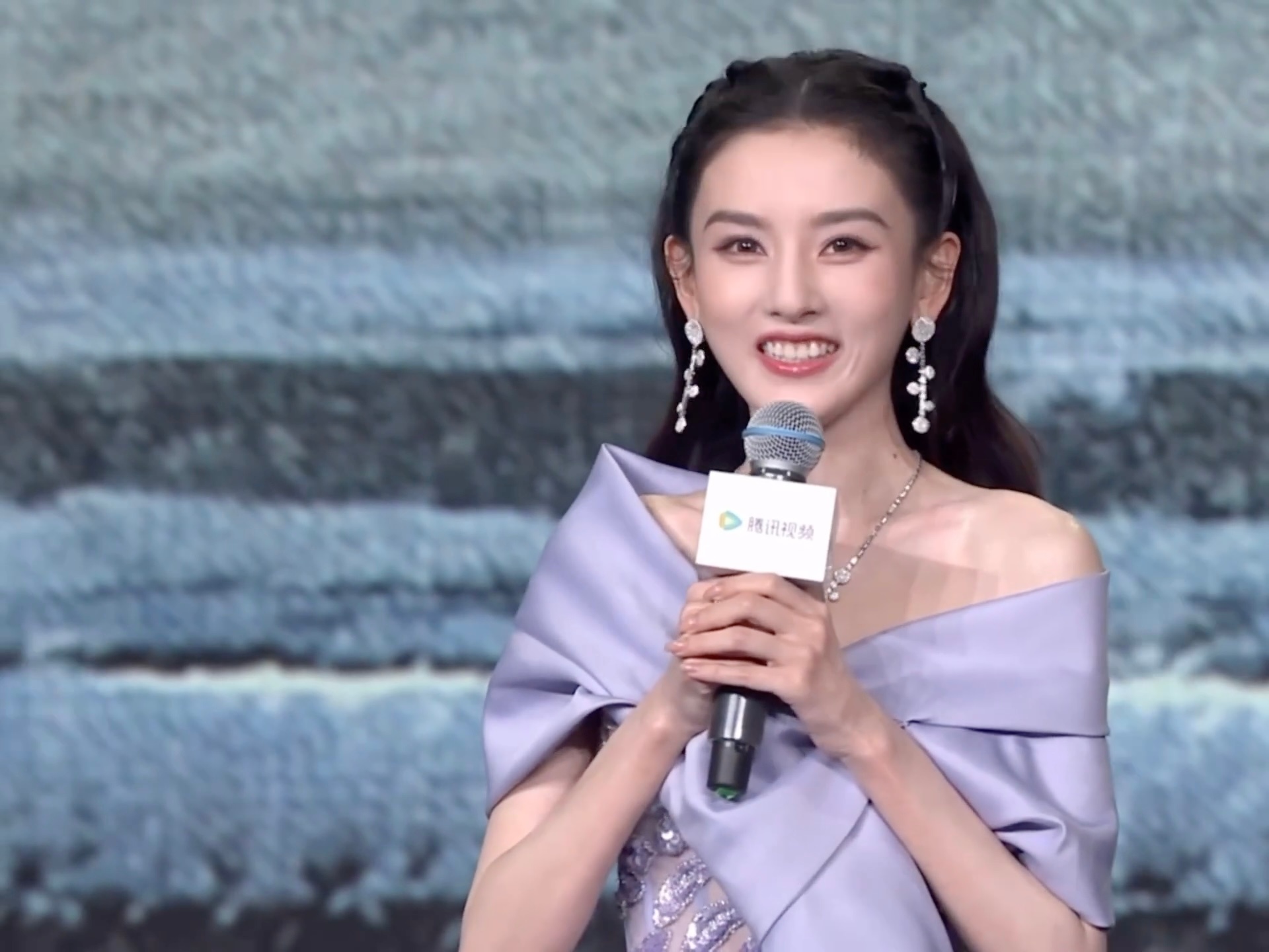 “大家好，我是孙凡清～”宋祖儿 孙凡清 .宋祖儿表妹万福﻿﻿