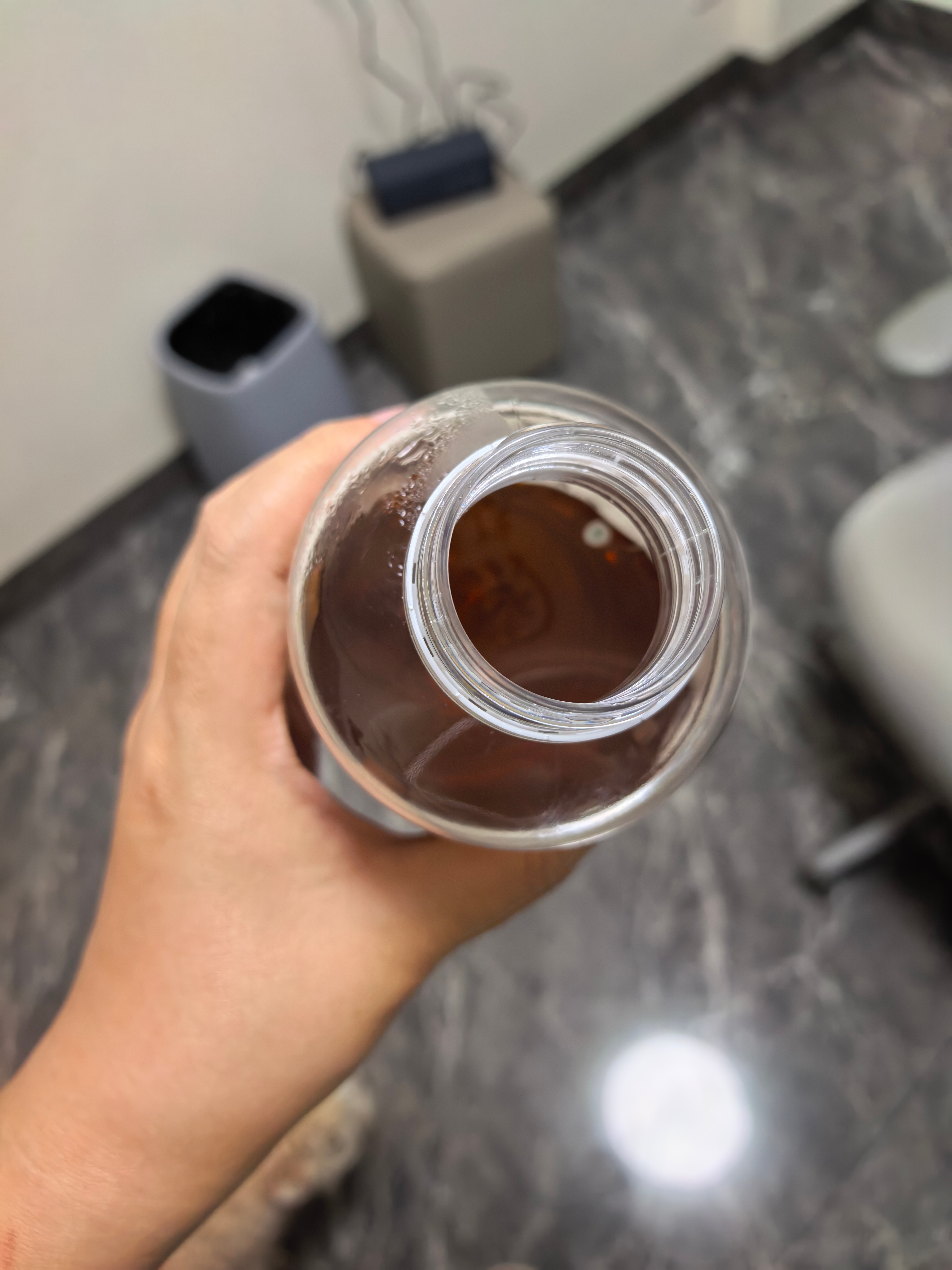 真的不要随手把没喝完的饮料放桌上手边了喝完才发现完犊子了 