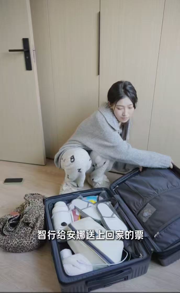 短剧女主全年无休拍了48部戏离家千里逐梦短剧的安娜，三年春节坚守片场，在镜头里演