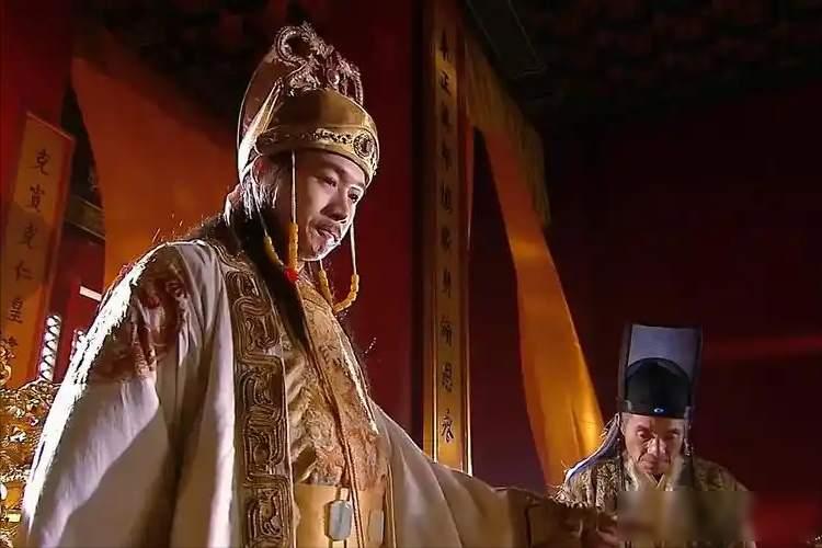627年,一个太监胆大包天,竟然对先帝的皇后动了歪心思。但这件小事的背后,藏着一