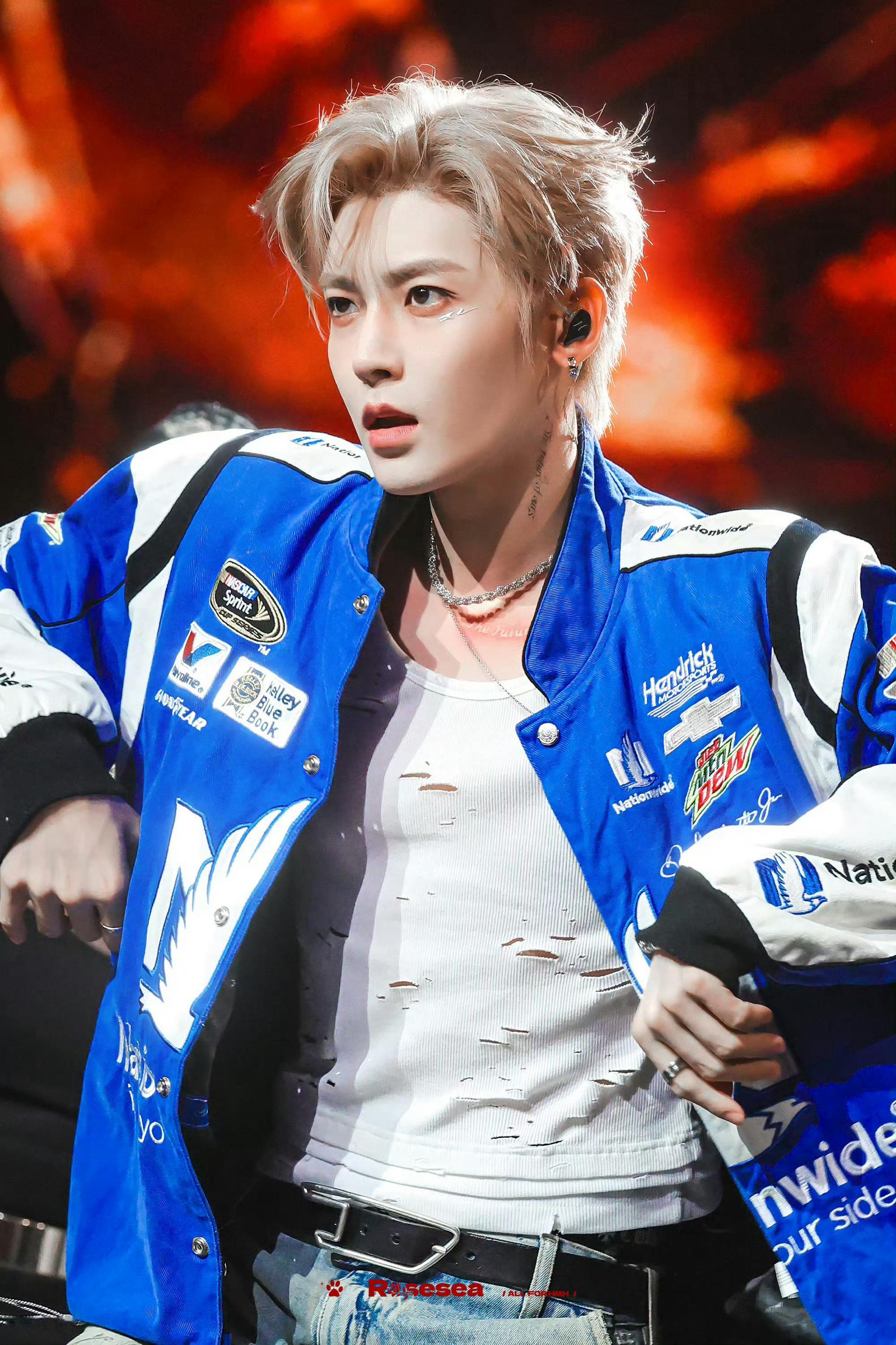 侯明昊演唱会侯明昊新歌怎么能舞台 侯明昊的演唱会也太让人惊艳了吧！！实力和颜值双