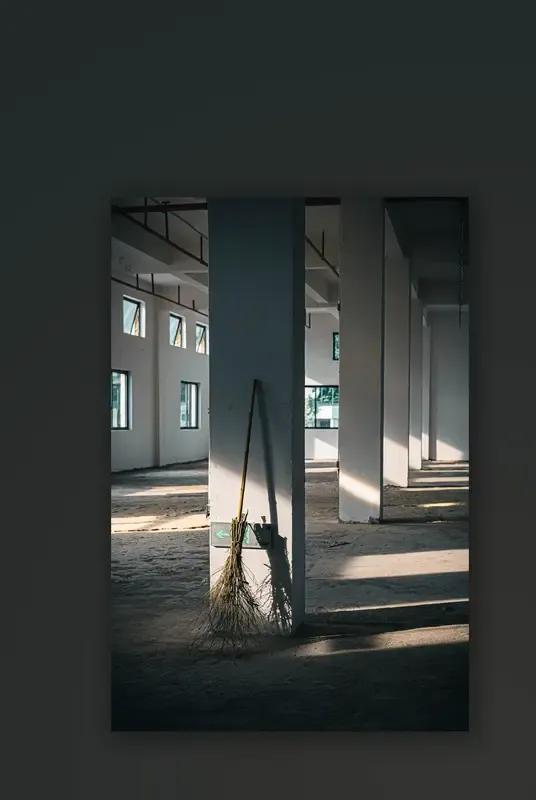 西江月•小满

光阴无尽轮转，
花开花谢绵延。
三春已逝难回还，
未觉又临小满。